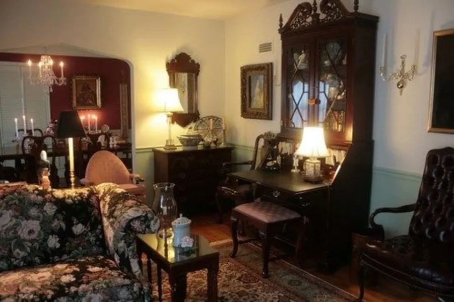 Moore House Bed and Breakfast hotel detail image 2