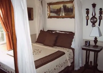 Moore House Bed and Breakfast hotel thumbnail 5
