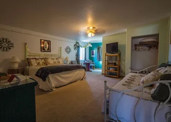 Bryce Trails Bed and Breakfast hotel thumbnail 8
