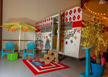 Lone Star Glamp Inn hotel thumbnail 4