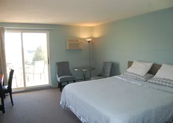 Northwoods Inn LLC hotel thumbnail 3