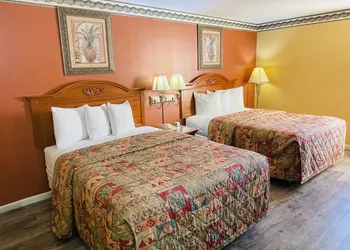 Mountain Inn & Suites Dunlap hotel thumbnail 3