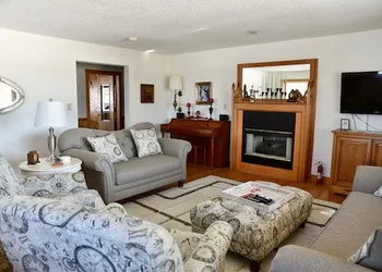 Lakeside Bed & Breakfast hotel thumbnail 2