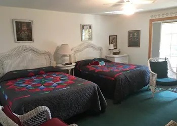 Lakeside Bed & Breakfast hotel thumbnail 6