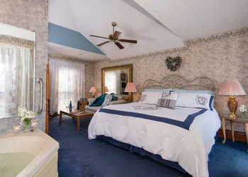 Sutherland House Victorian Bed & Breakfast hotel thumbnail 3