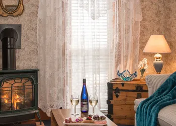 Sutherland House Victorian Bed & Breakfast hotel thumbnail 4