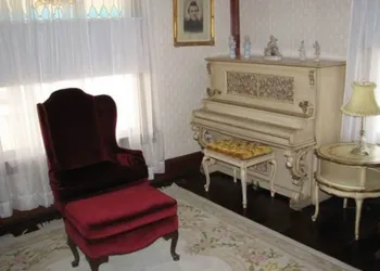 Historic Philip Houston House hotel thumbnail 2