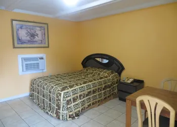 Travel Inn & Suites hotel thumbnail 4