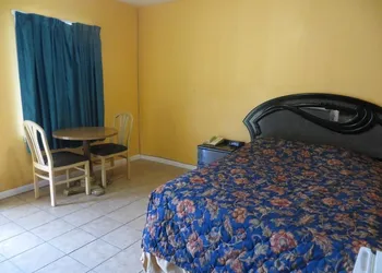 Travel Inn & Suites hotel thumbnail 7