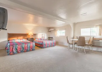 Dayton Motel hotel thumbnail 2