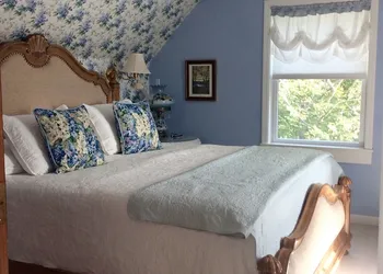 Bald Mountain House Inn at the Wolf Laurel Resort hotel thumbnail 8