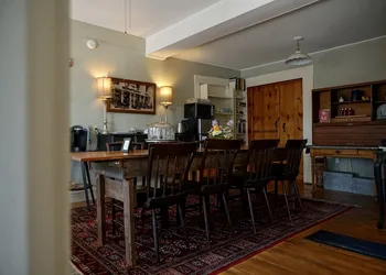 Harvest Barn Inn hotel thumbnail 2