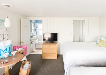 Chatham Tides hotel thumbnail 3