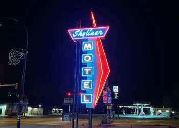 Skyliner Motel hotel thumbnail 7