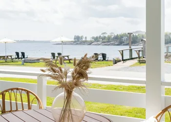 Bluebird Ocean Point Inn hotel thumbnail 6