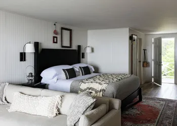Bluebird Ocean Point Inn hotel thumbnail 8