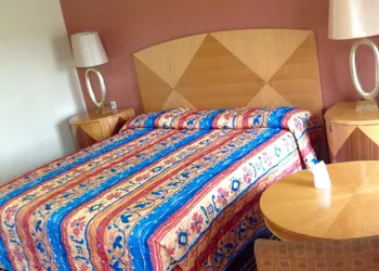 Sunset Motel hotel thumbnail 6