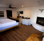 Creekside Lodge and Cabins hotel detail image 4