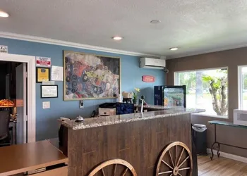 Westward Wagon Inn Theme Park Entrance hotel thumbnail 2