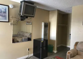 Pala Motel hotel thumbnail 4