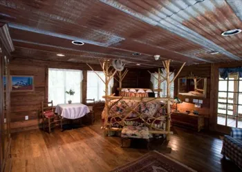 7F Lodge hotel thumbnail 7