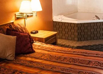 Cottonwood Inn hotel thumbnail 8