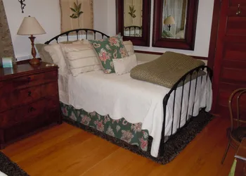 The Giraffe Inn at Old Parks Manor hotel thumbnail 6