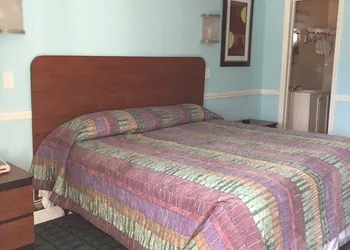 Shirley Motel hotel thumbnail 2