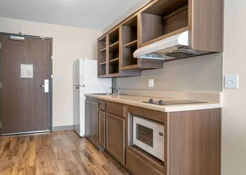 Extended Stay America Suites - Detroit - Rochester Hills hotel thumbnail 8