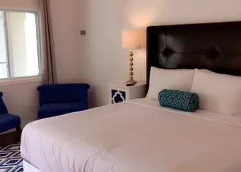 Carriage House hotel thumbnail 2