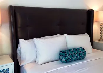 Carriage House hotel thumbnail 3