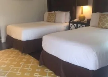 Carriage House hotel thumbnail 4