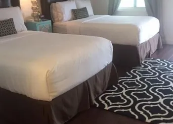 Carriage House hotel thumbnail 5