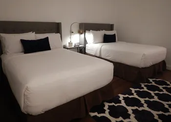 Carriage House hotel thumbnail 6