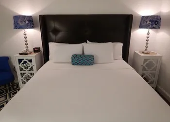 Carriage House hotel thumbnail 7