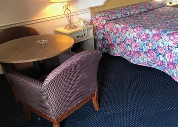 Claridge Inn hotel thumbnail 4
