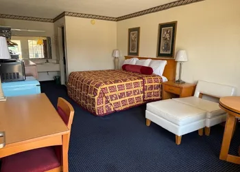Claridge Inn hotel thumbnail 5