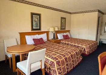 Claridge Inn hotel thumbnail 6