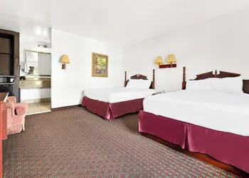 Capitol Inn And Suites hotel thumbnail 8