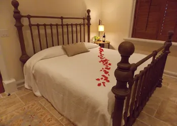 Thorn Hill Vineyard Villas hotel thumbnail 2