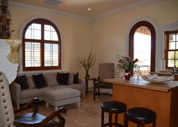 Thorn Hill Vineyard Villas hotel thumbnail 7