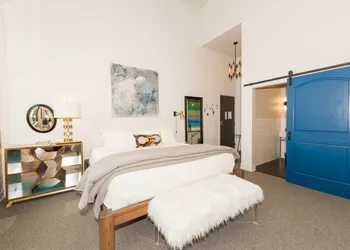 Kinn Guesthouse Bay View hotel thumbnail 8