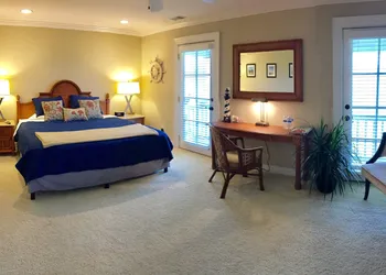 The B & B at Queenslake hotel thumbnail 2