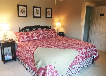 The B & B at Queenslake hotel thumbnail 5