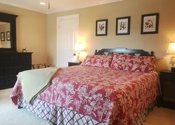 The B & B at Queenslake hotel thumbnail 6
