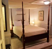 Bellevue Manor hotel detail image 3