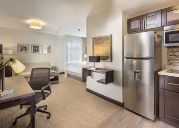 Staybridge Suites Irapuato by IHG hotel thumbnail 4