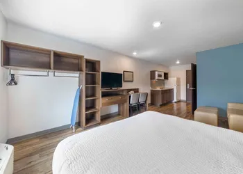 Extended Stay America Select Suites Deerfield Beach hotel thumbnail 5