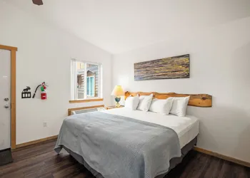 Moose Inn hotel thumbnail 3