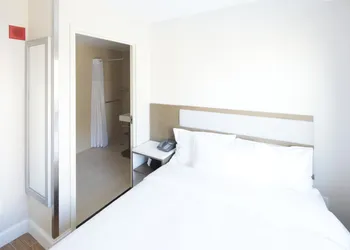 Mayfair Inn and Suites hotel thumbnail 2